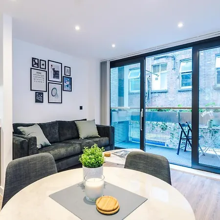 Hilltop Serviced Apartments - Piccadilly Manchester Exterior photo