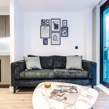 Hilltop Serviced Apartments - Piccadilly Manchester Exterior photo