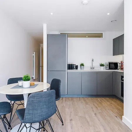 Hilltop Serviced Apartments - Piccadilly Manchester Exterior photo