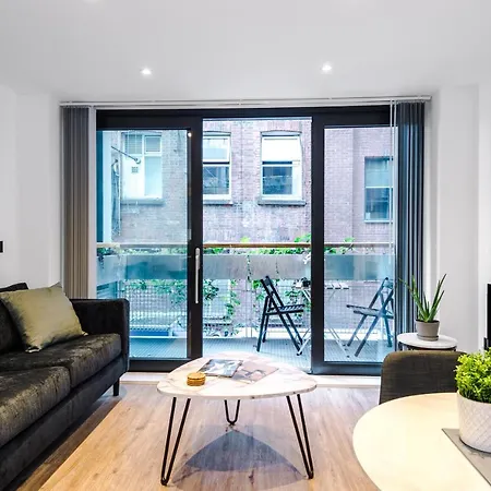 Hilltop Serviced Apartments - Piccadilly Manchester Exterior photo