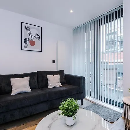 Hilltop Serviced Apartments - Piccadilly Manchester Exterior photo