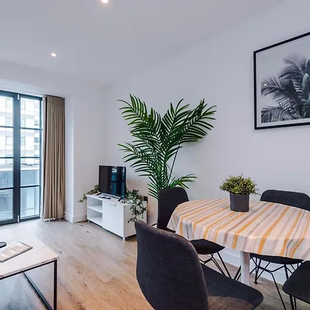 Hilltop Serviced Apartments - Piccadilly Manchester Exterior photo