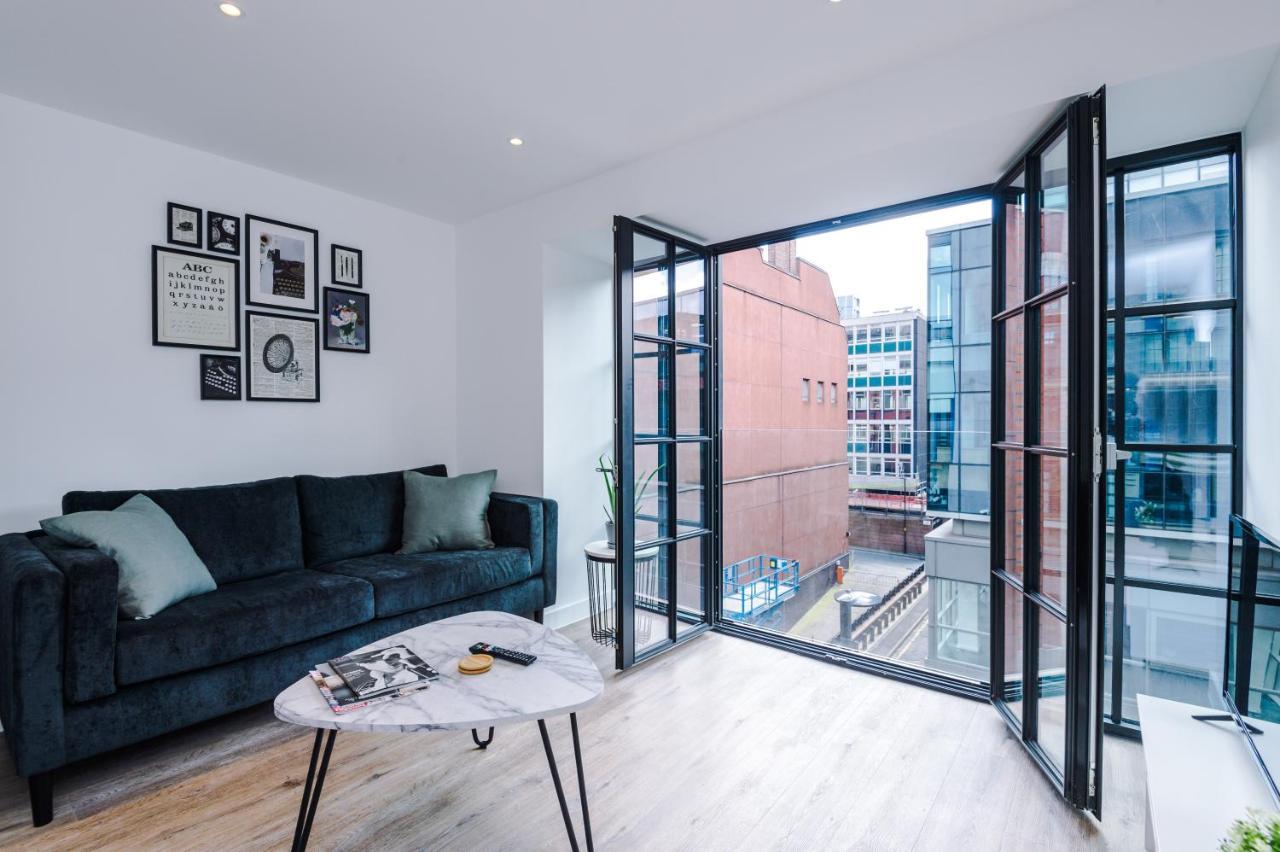 Hilltop Serviced - Piccadilly Apartment